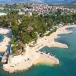 Apartment Near Babic *